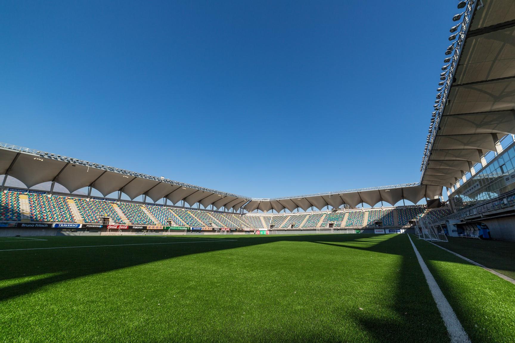 Un nouveau gazon synthétique pour le championnat du Chili de football