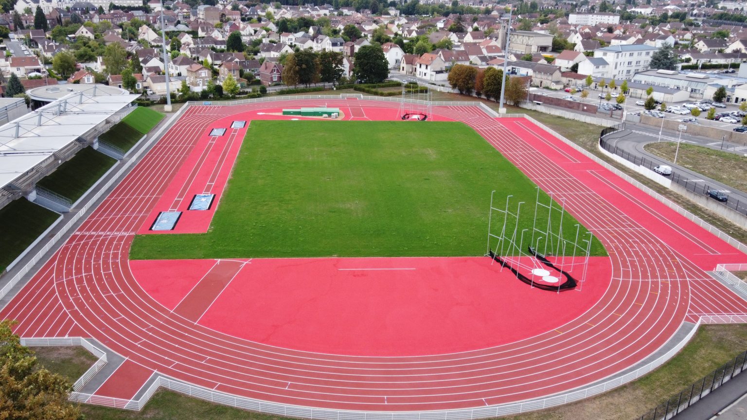 Le revêtement en caoutchouc de la Chine Spray Piste d'athlétisme - Chine  Piste d'athlétisme en caoutchouc, d'athlétisme des pistes