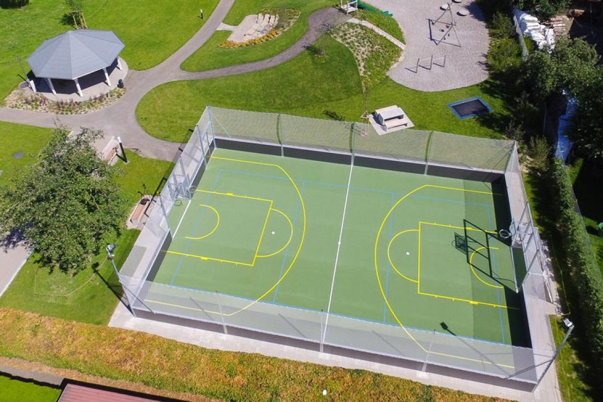 LA POLYPLAY ARENA COMME LIEU DE RENCONTRE