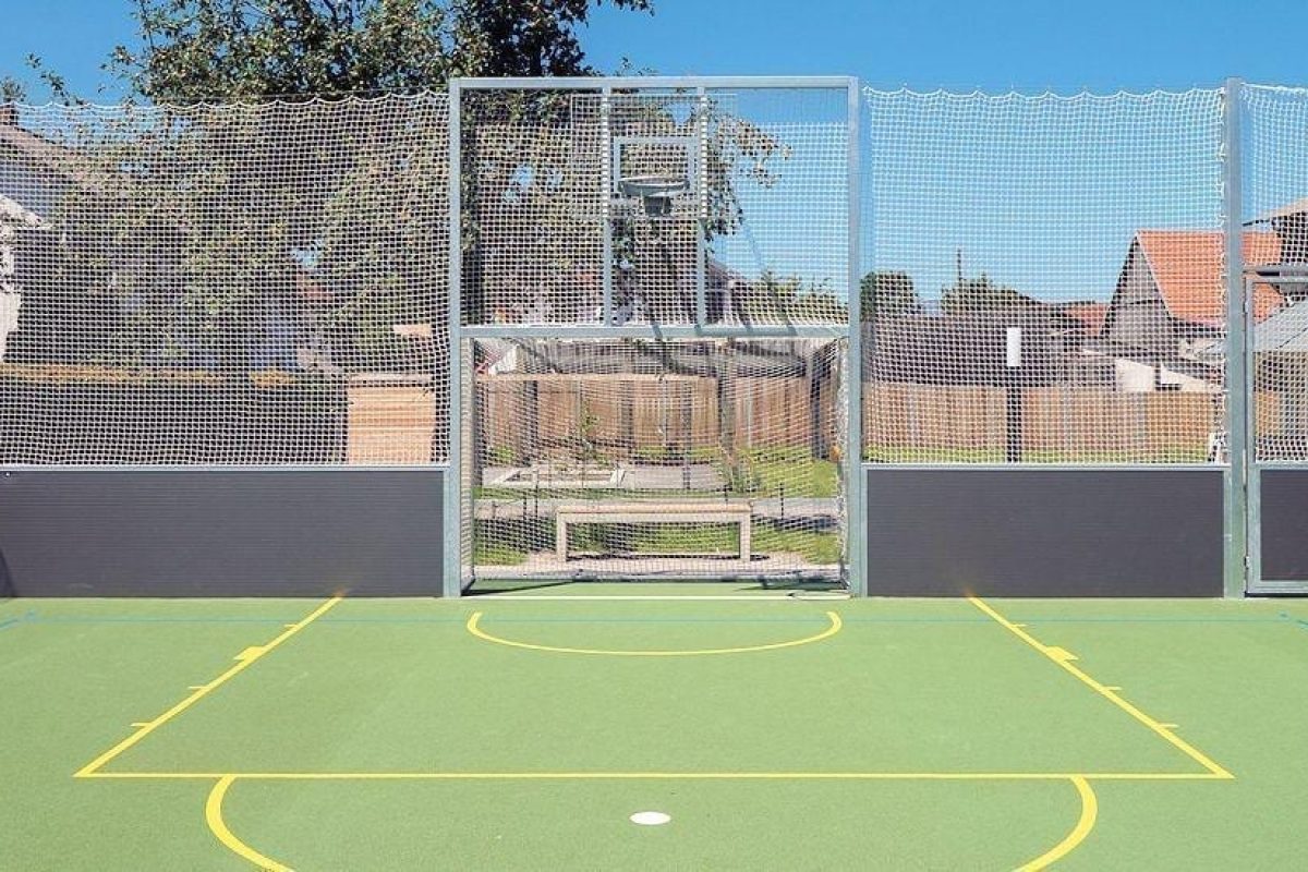LA POLYPLAY ARENA COMME LIEU DE RENCONTRE
