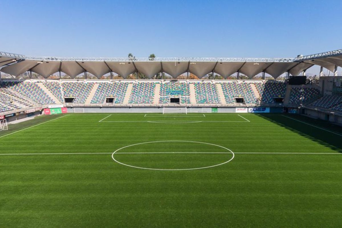 Un nouveau gazon synthétique pour le championnat du Chili de football