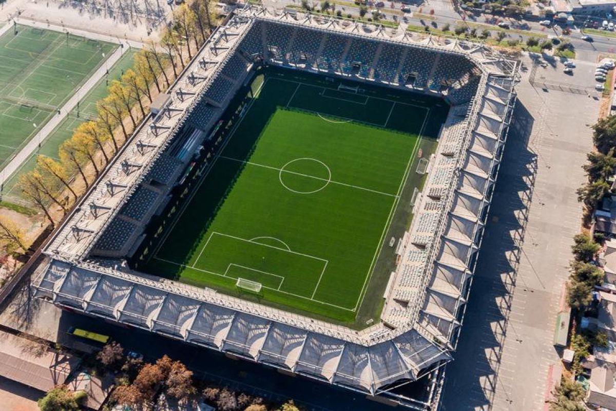 Un nouveau gazon synthétique pour le championnat du Chili de football
