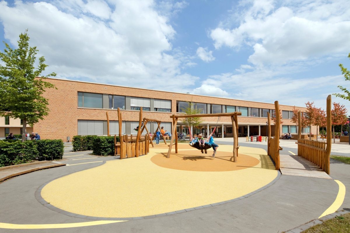 Polytan_Kästner_Schule_02-scaled
